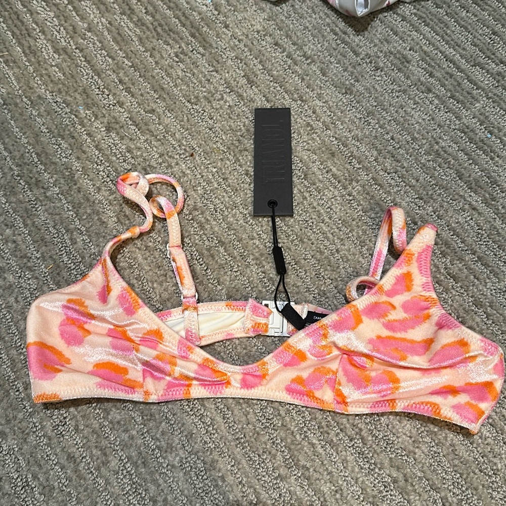 Triangl bikini TOP ONLY!